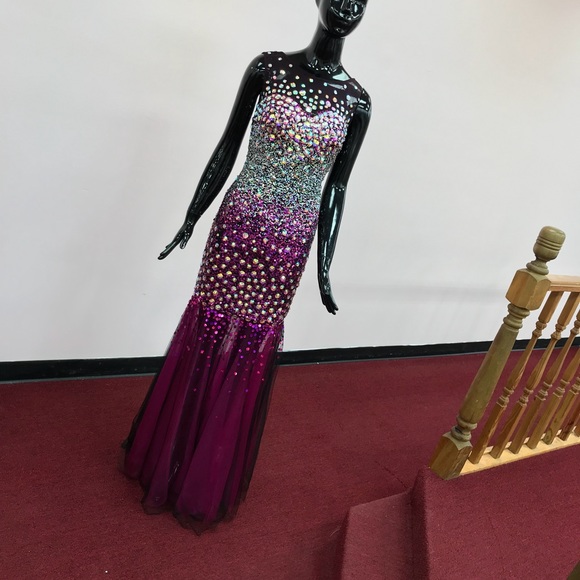 FLASH SALE ‼️‼️ Black/Plum Jolen Dress - Picture 2 of 5